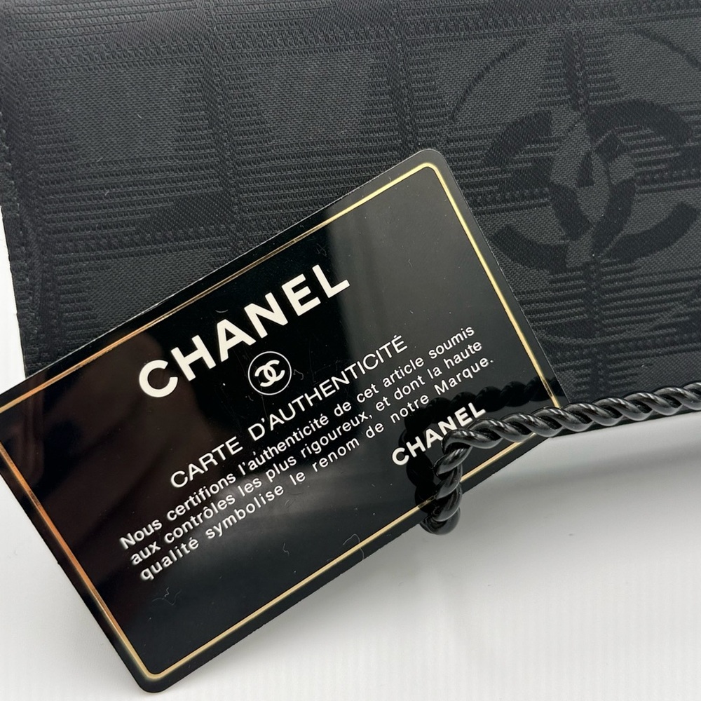 CHANEL Travel Line Continental Bifold Wallet in Black Nylon Jacquard - Picture 10 of 10